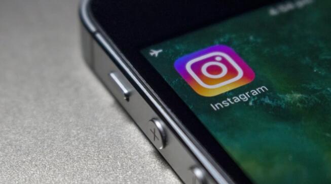 Instagram推出了针对滥用DM的新关键字过滤器