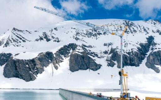 阿尔卑斯山垂直太阳能项目开工建设