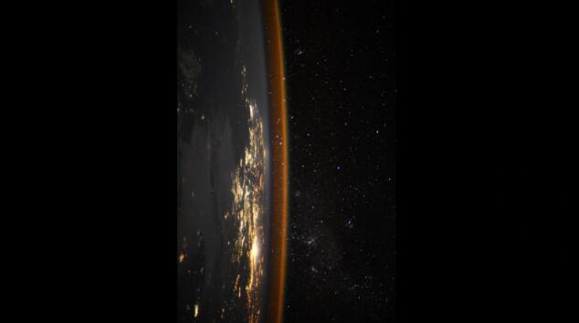 你从未见过地球是这样的 从国际空间站的这张新照片中看一下我们的星球